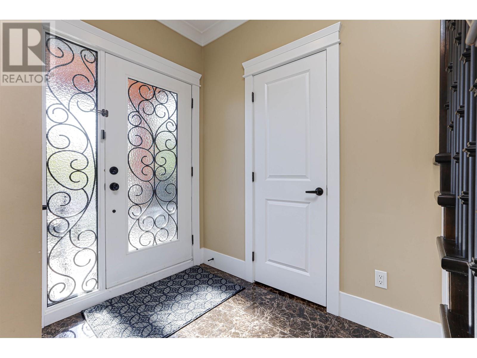 1529 W 66th Avenue, Vancouver, British Columbia  V6P 2R8 - Photo 6 - R2986631