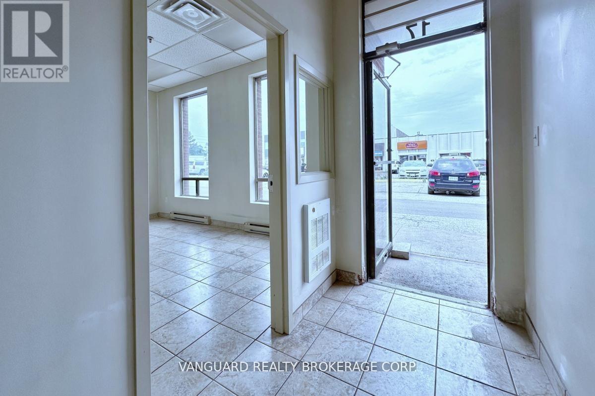 2 - 20 Baywood Road, Toronto, Ontario  M9V 4A8 - Photo 2 - W12065880