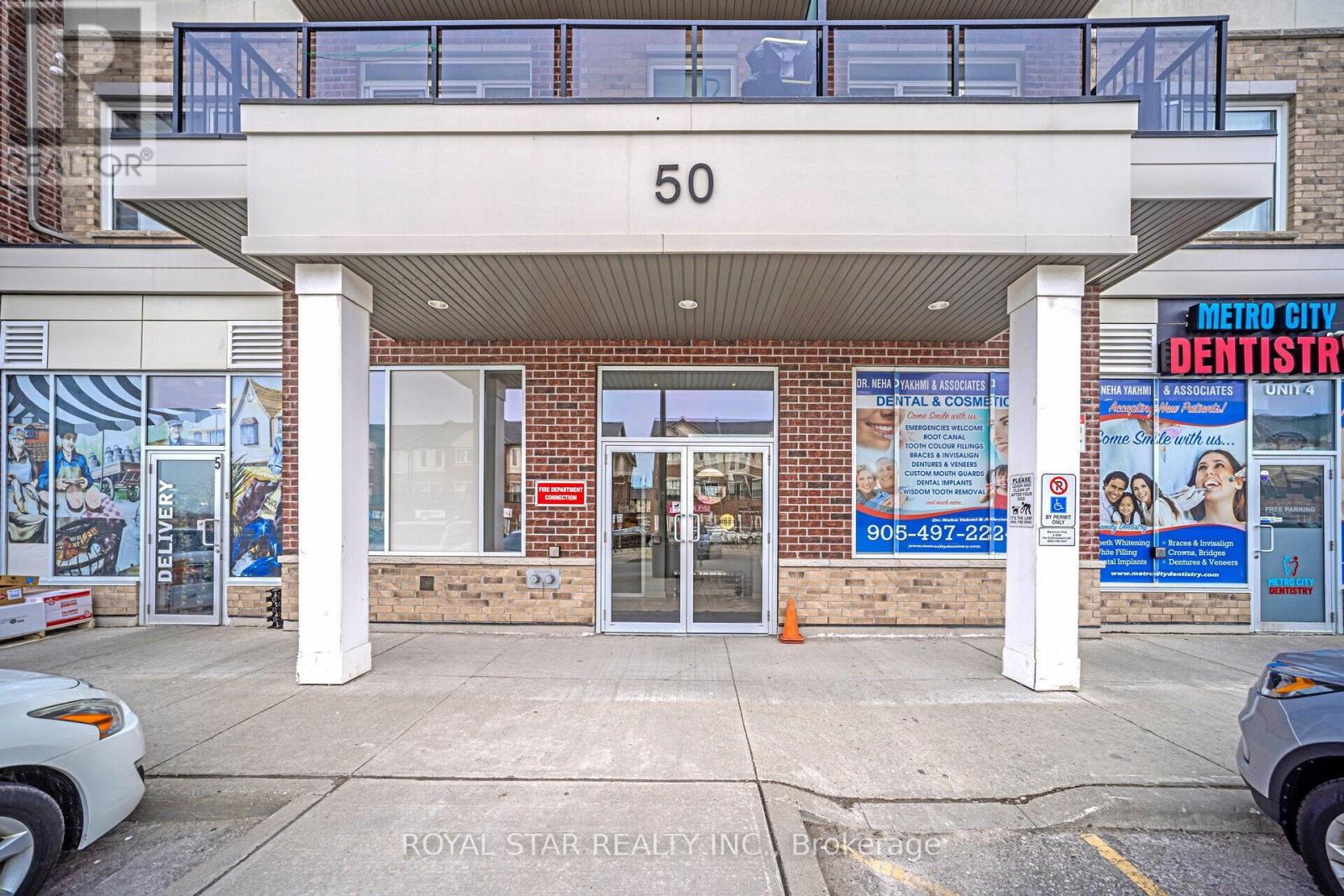 Property at 407 - 50 SKY HARBOUR DRIVE image 3