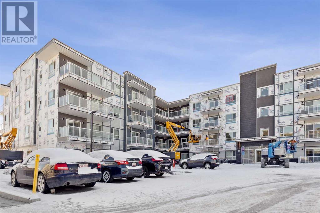 Property at 420, 40 Carrington Plaza NW image 3
