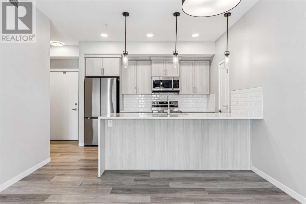 Property at 420, 40 Carrington Plaza NW image 5