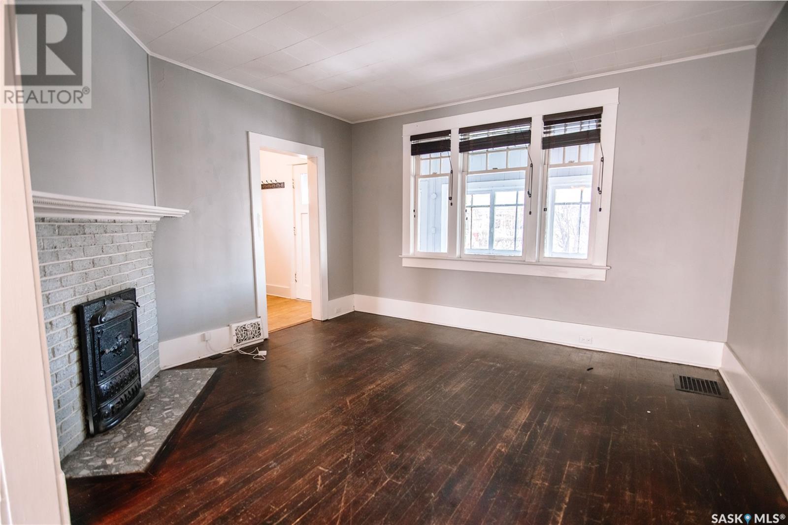Property at 721 College AVENUE image 2