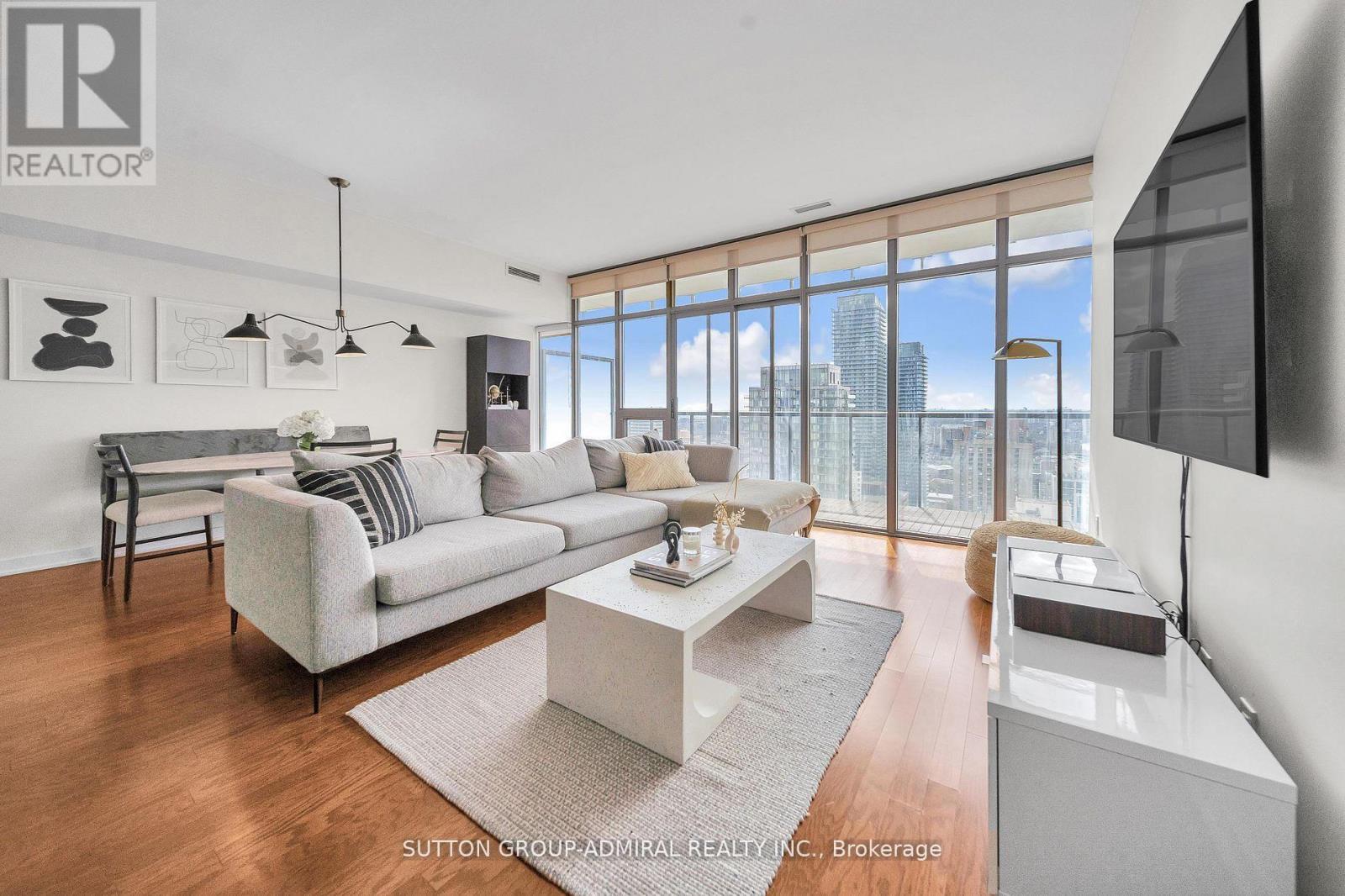 3306 - 33 Charles Street E, Toronto, Ontario  M4Y 0A2 - Photo 1 - C12065689
