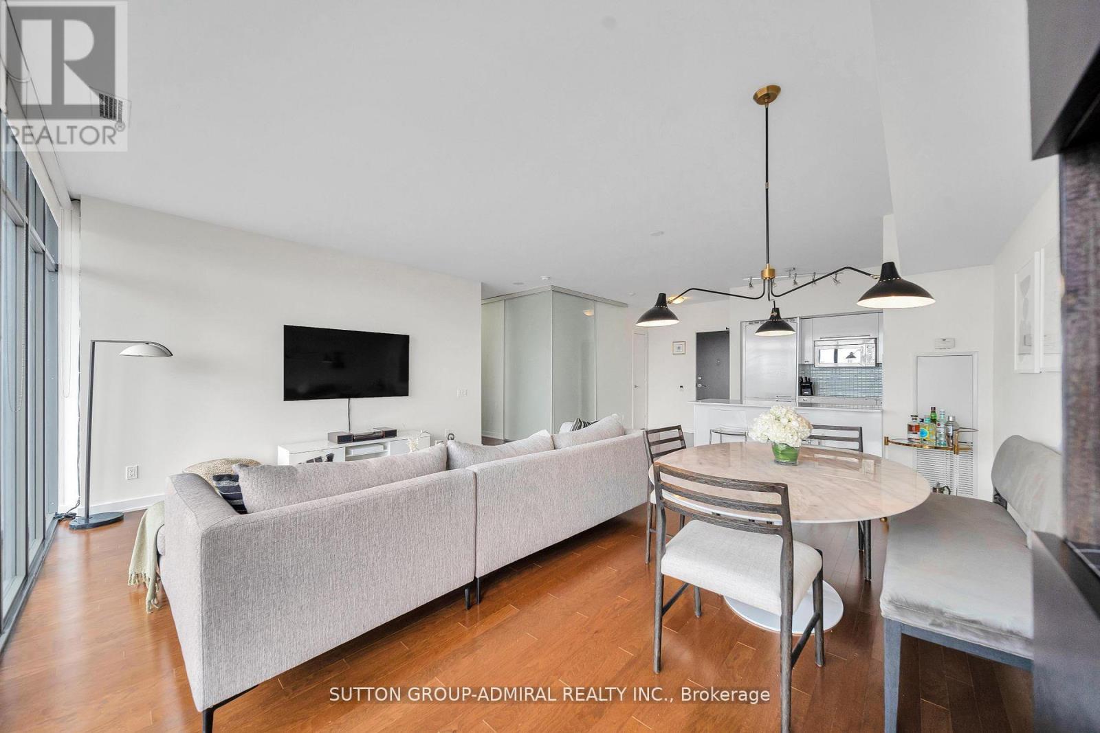 3306 - 33 Charles Street E, Toronto, Ontario  M4Y 0A2 - Photo 11 - C12065689