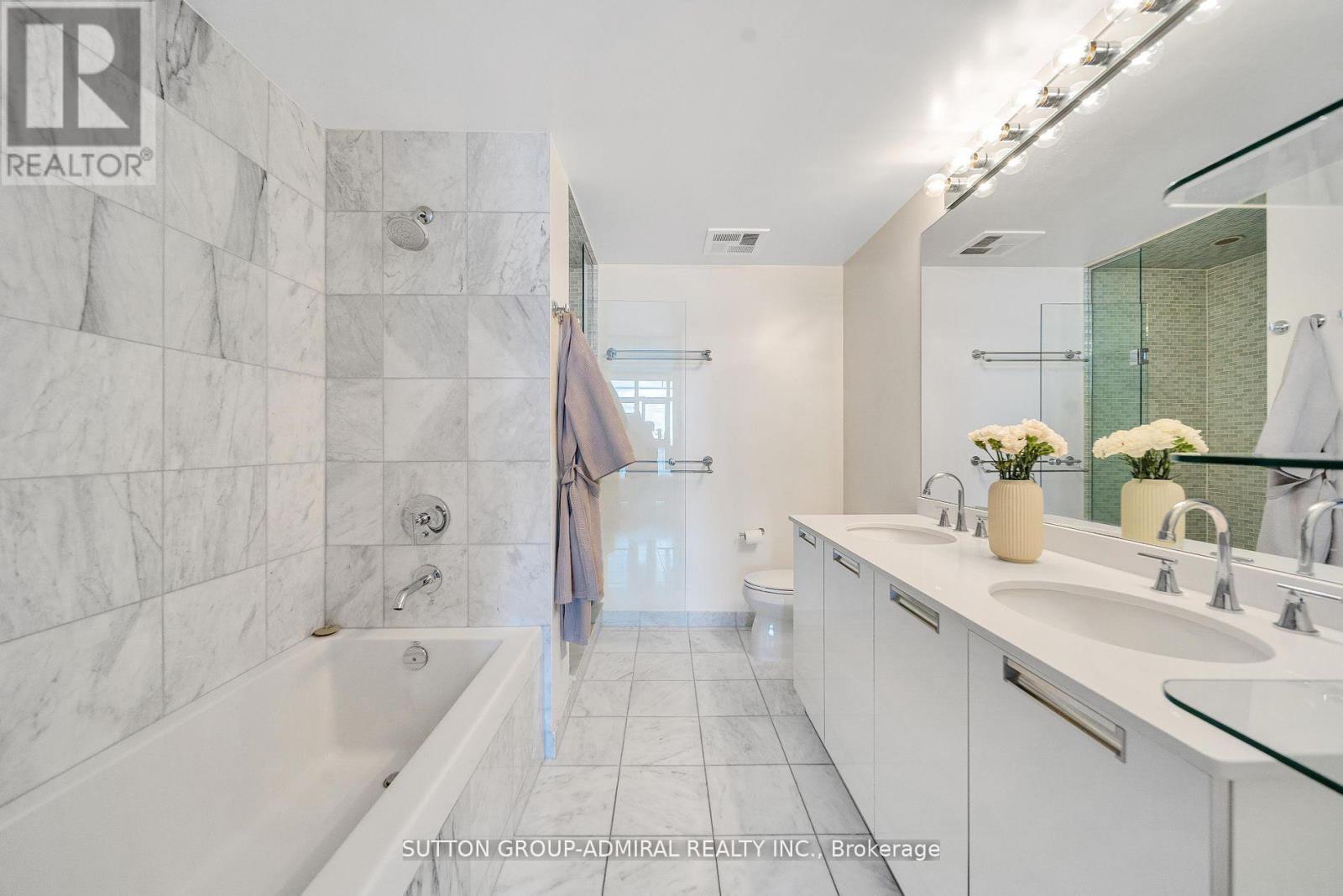 3306 - 33 Charles Street E, Toronto, Ontario  M4Y 0A2 - Photo 16 - C12065689