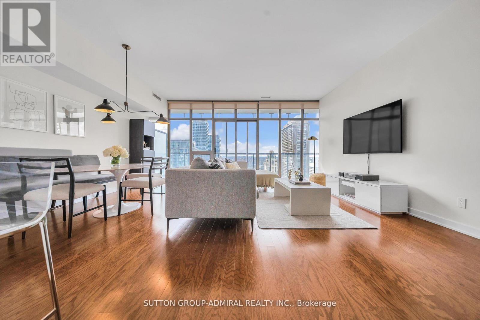 3306 - 33 Charles Street E, Toronto, Ontario  M4Y 0A2 - Photo 2 - C12065689