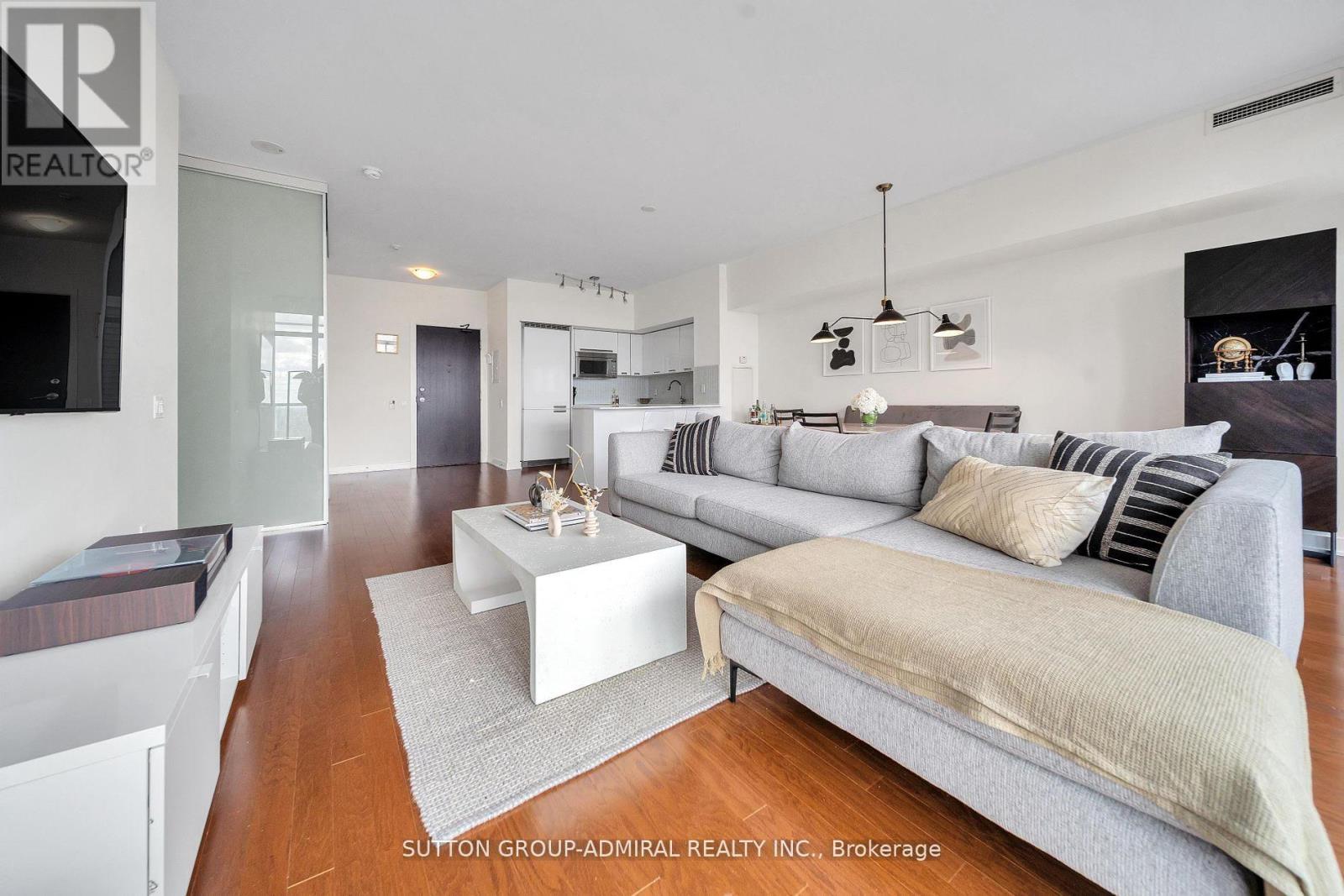 3306 - 33 Charles Street E, Toronto, Ontario  M4Y 0A2 - Photo 4 - C12065689