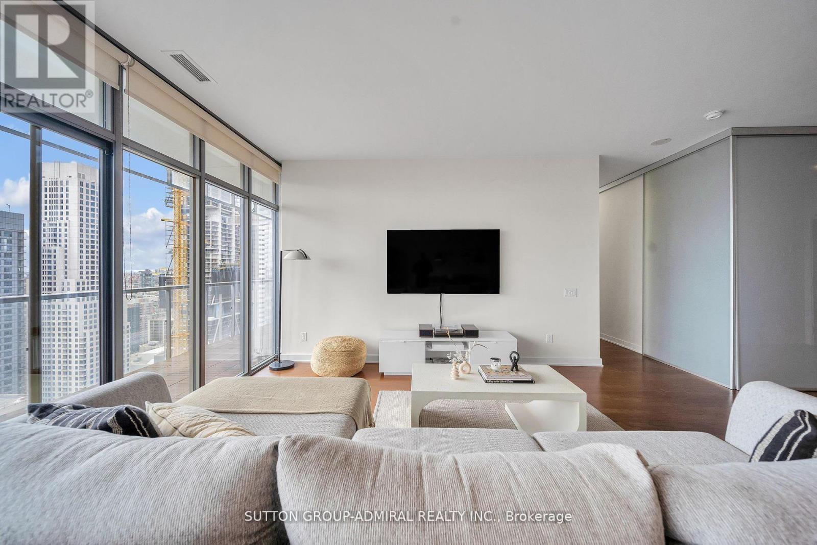 3306 - 33 Charles Street E, Toronto, Ontario  M4Y 0A2 - Photo 5 - C12065689