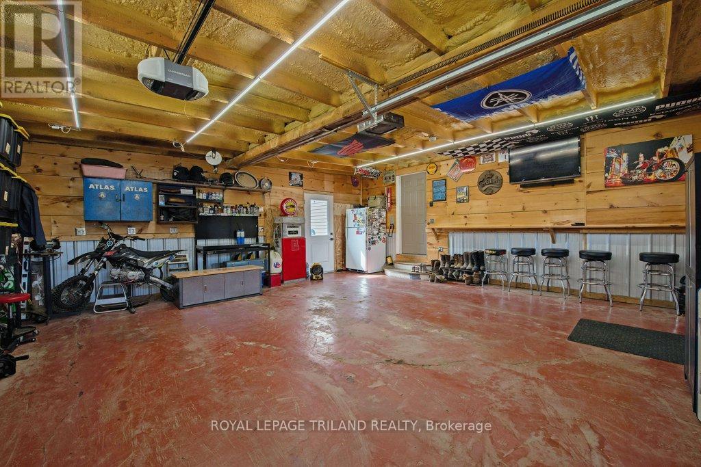 Photo 21 of 30 for 165 Delatre Street W