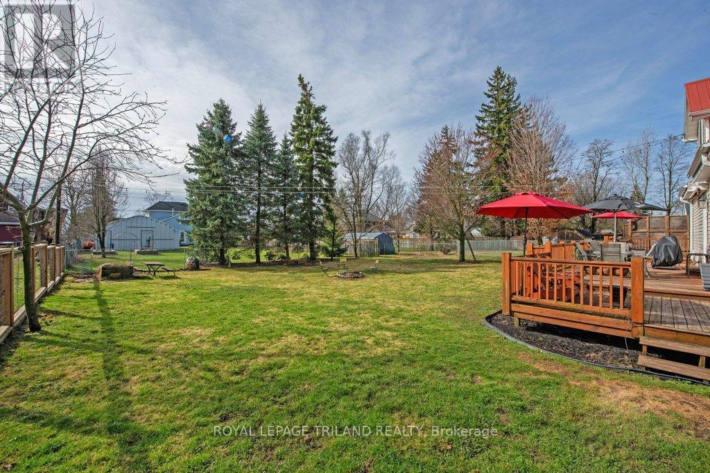 Photo 24 of 30 for 165 Delatre Street W