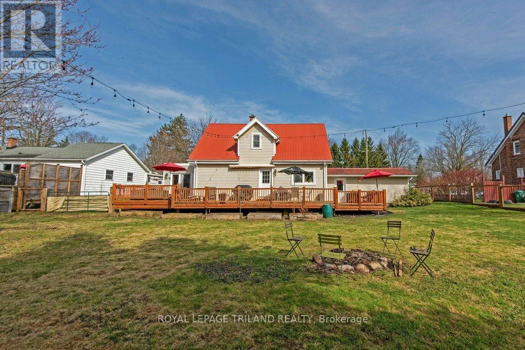 Photo 25 of 30 for 165 Delatre Street W
