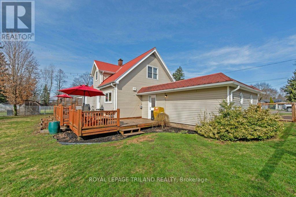 Photo 27 of 30 for 165 Delatre Street W