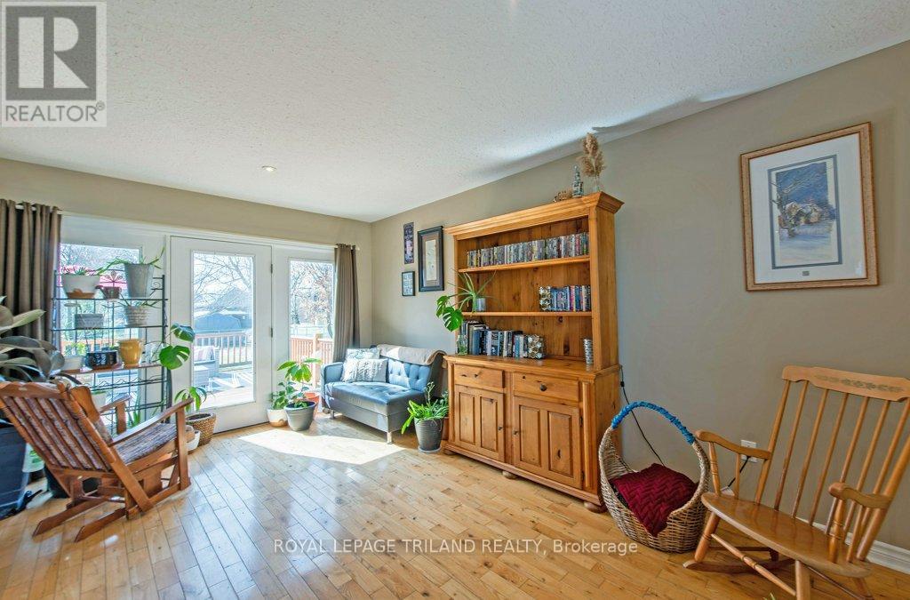 Photo 6 of 30 for 165 Delatre Street W