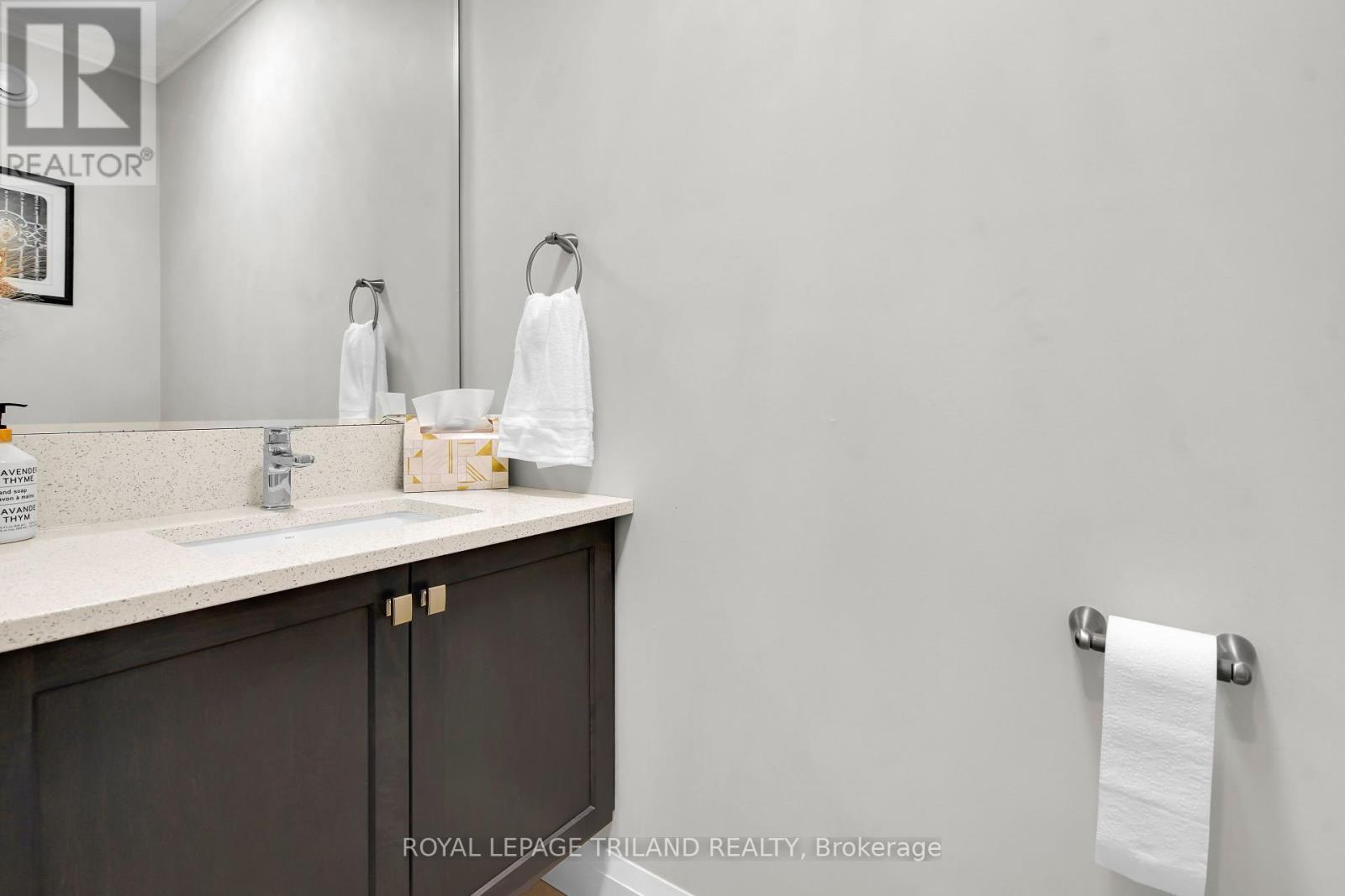 6317 Old Garrison Boulevard, London, Ontario  N6P 0H3 - Photo 11 - X12066034