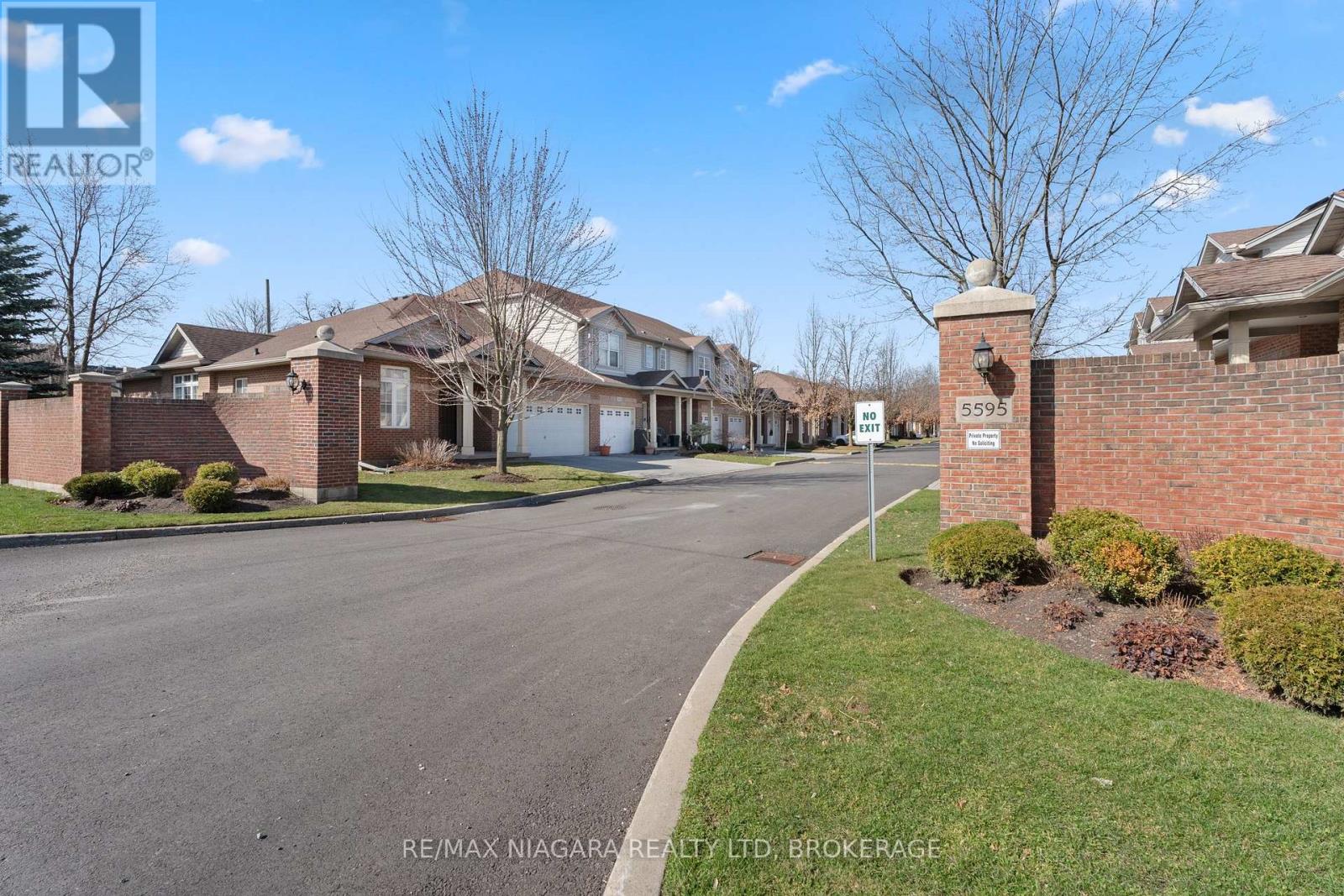 Property at 25 - 5595 DRUMMOND ROAD image 2