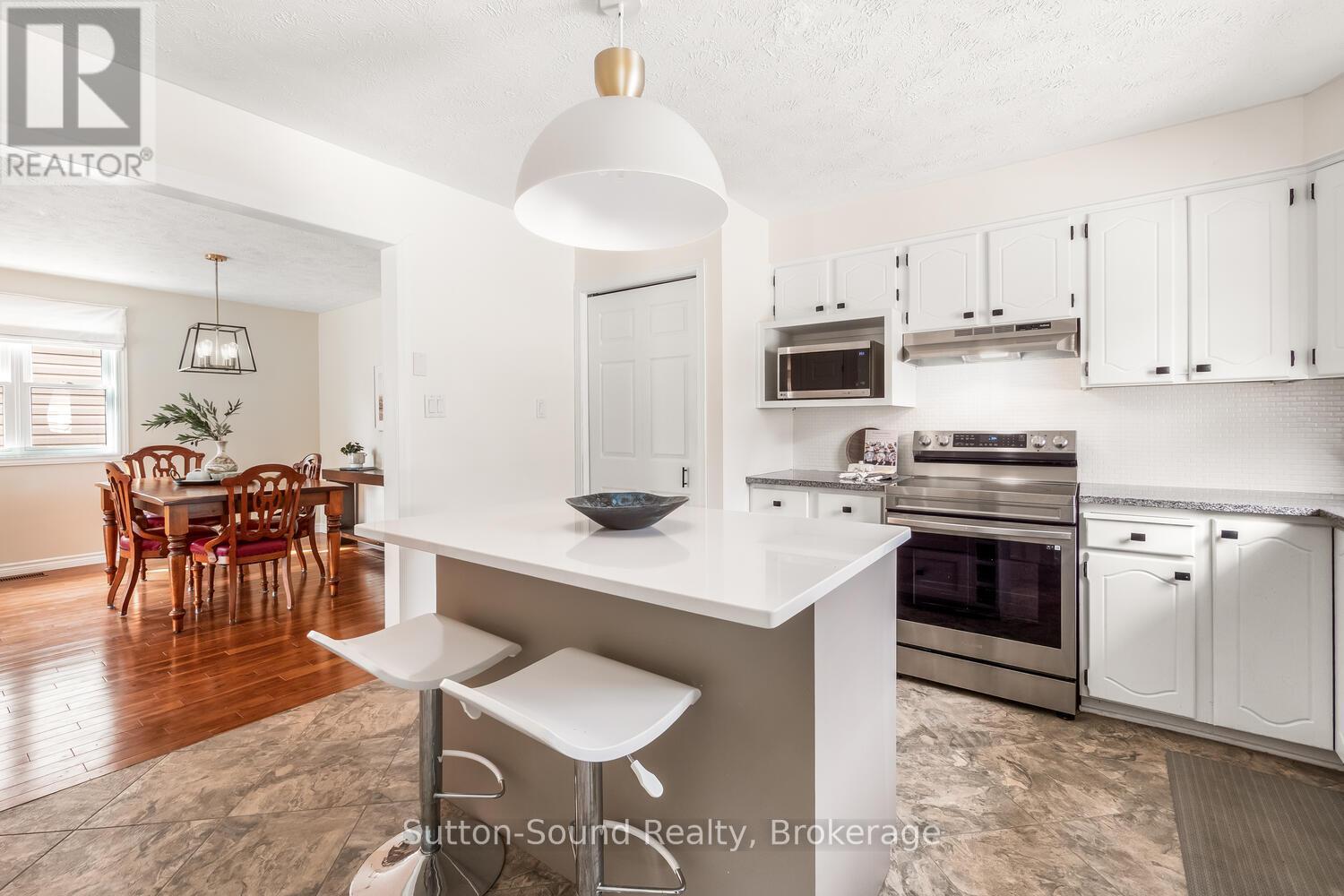 558 23rd Street W, Owen Sound, Ontario  N4K 4G9 - Photo 10 - X12065909