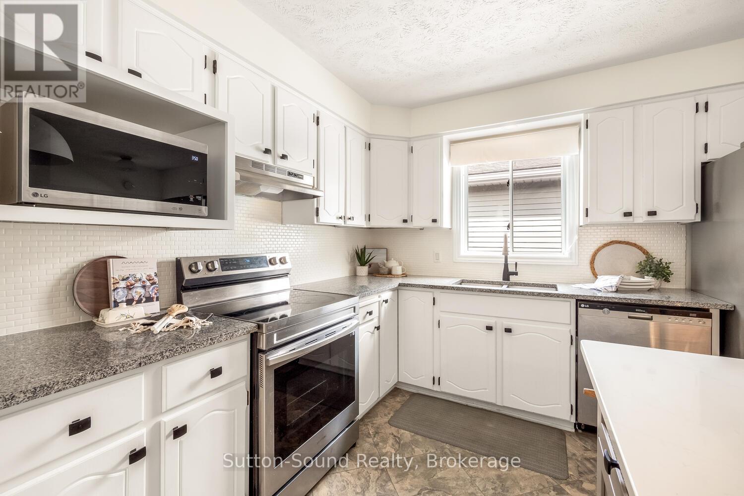 558 23rd Street W, Owen Sound, Ontario  N4K 4G9 - Photo 12 - X12065909