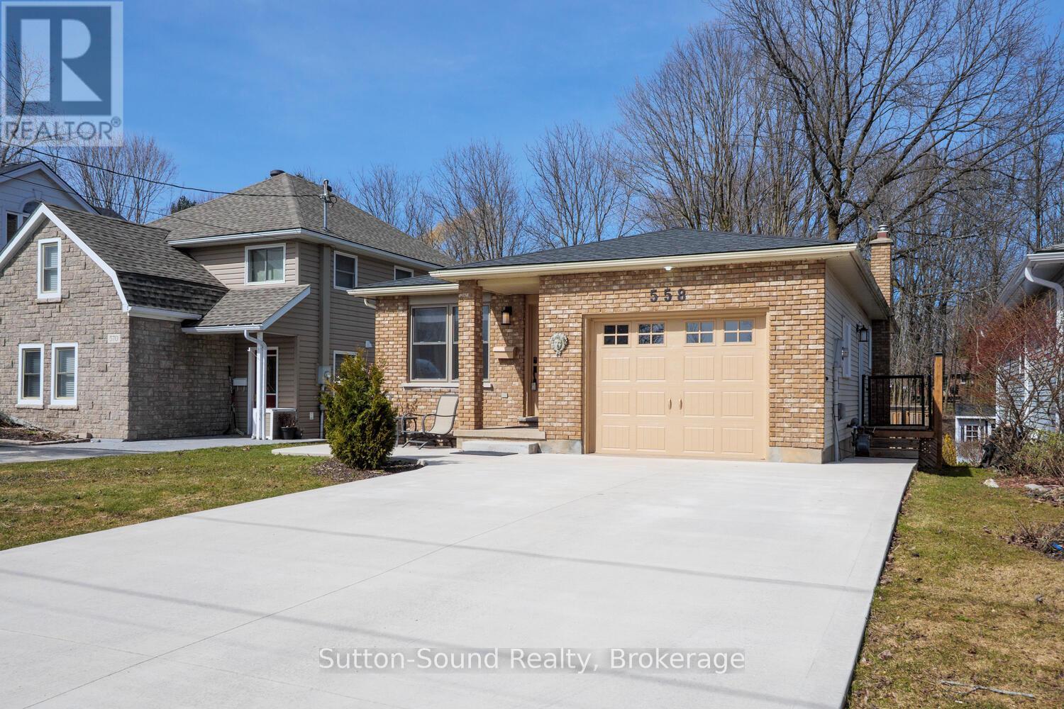 558 23rd Street W, Owen Sound, Ontario  N4K 4G9 - Photo 3 - X12065909