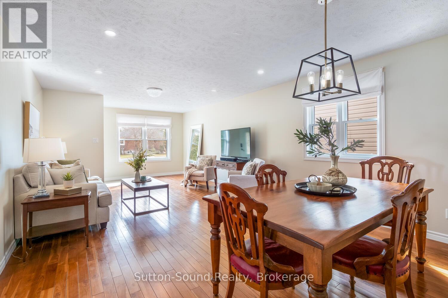 558 23rd Street W, Owen Sound, Ontario  N4K 4G9 - Photo 8 - X12065909