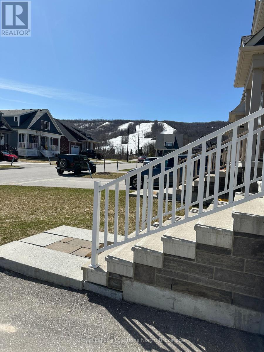 185 Courtland Street, Blue Mountains, Ontario  L9Y 4E4 - Photo 2 - X12065984