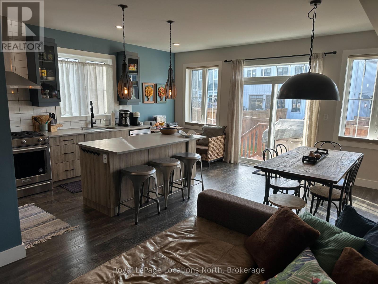 185 Courtland Street, Blue Mountains, Ontario  L9Y 4E4 - Photo 3 - X12065984