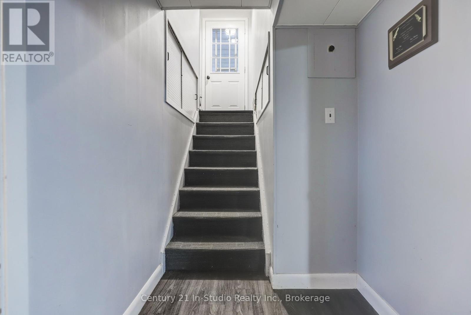 240 7th Avenue E, Owen Sound, Ontario  N4K 2W9 - Photo 10 - X12066084