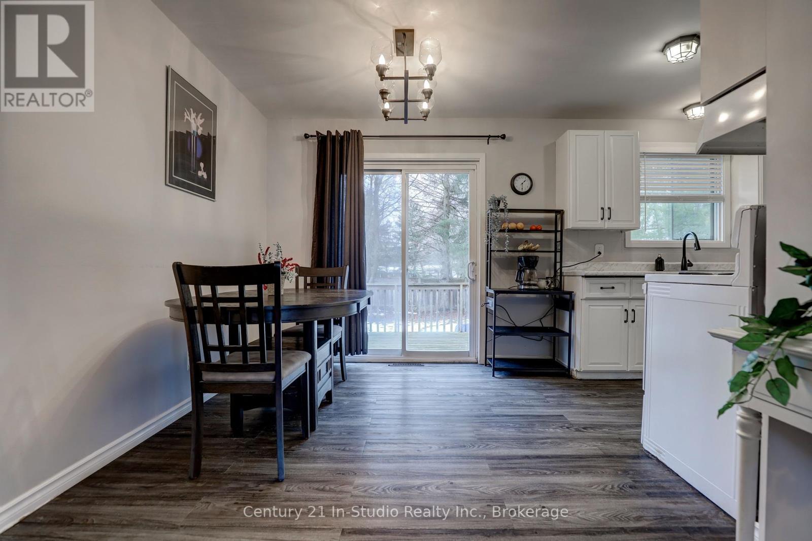 240 7th Avenue E, Owen Sound, Ontario  N4K 2W9 - Photo 4 - X12066084