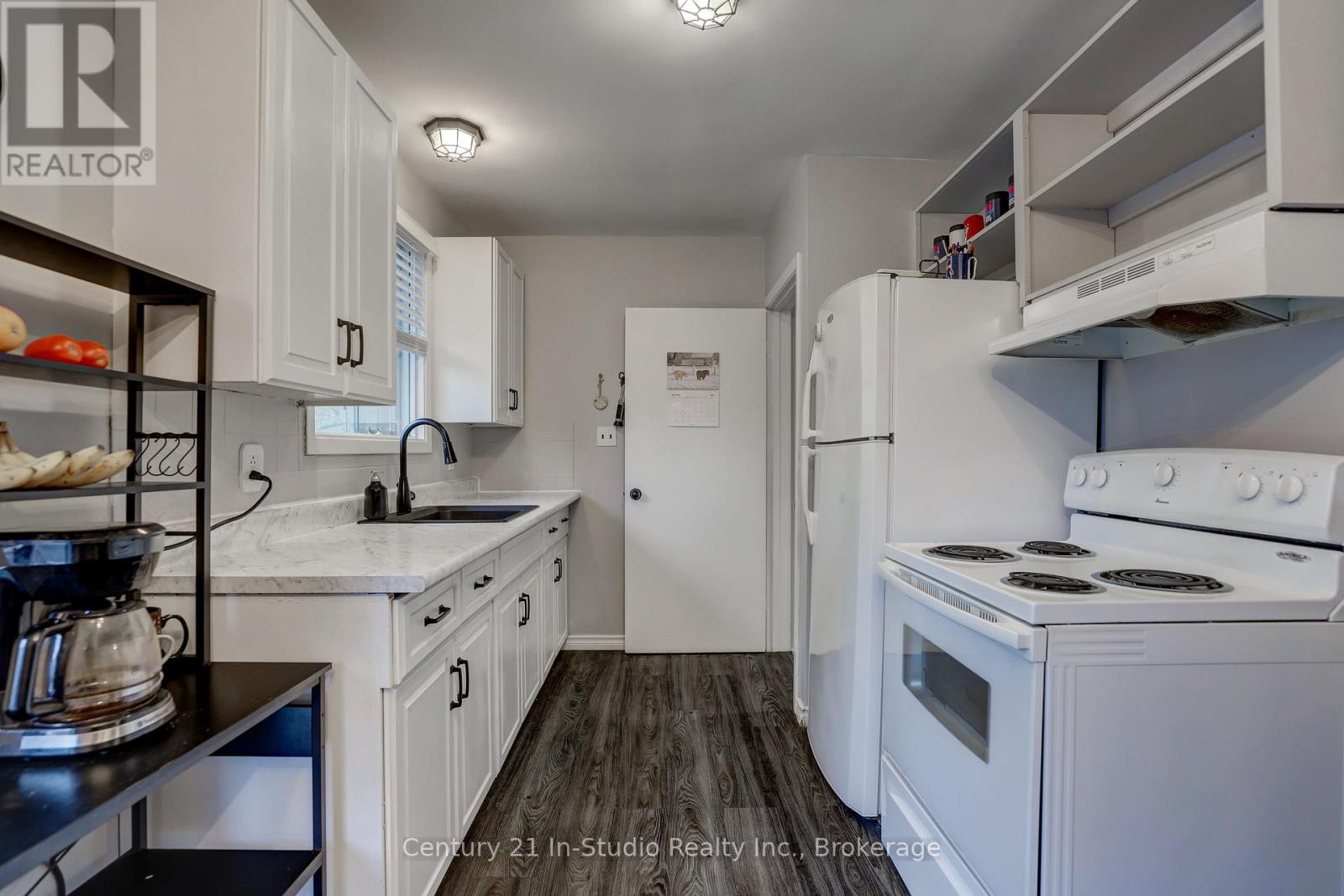 240 7th Avenue E, Owen Sound, Ontario  N4K 2W9 - Photo 5 - X12066084