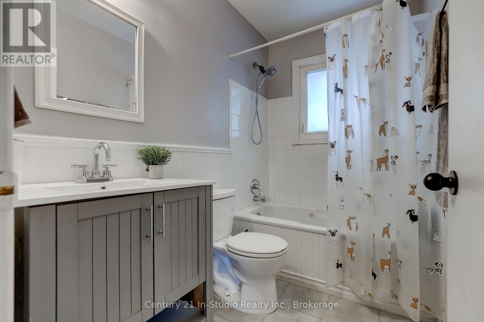 240 7th Avenue E, Owen Sound, Ontario  N4K 2W9 - Photo 6 - X12066084