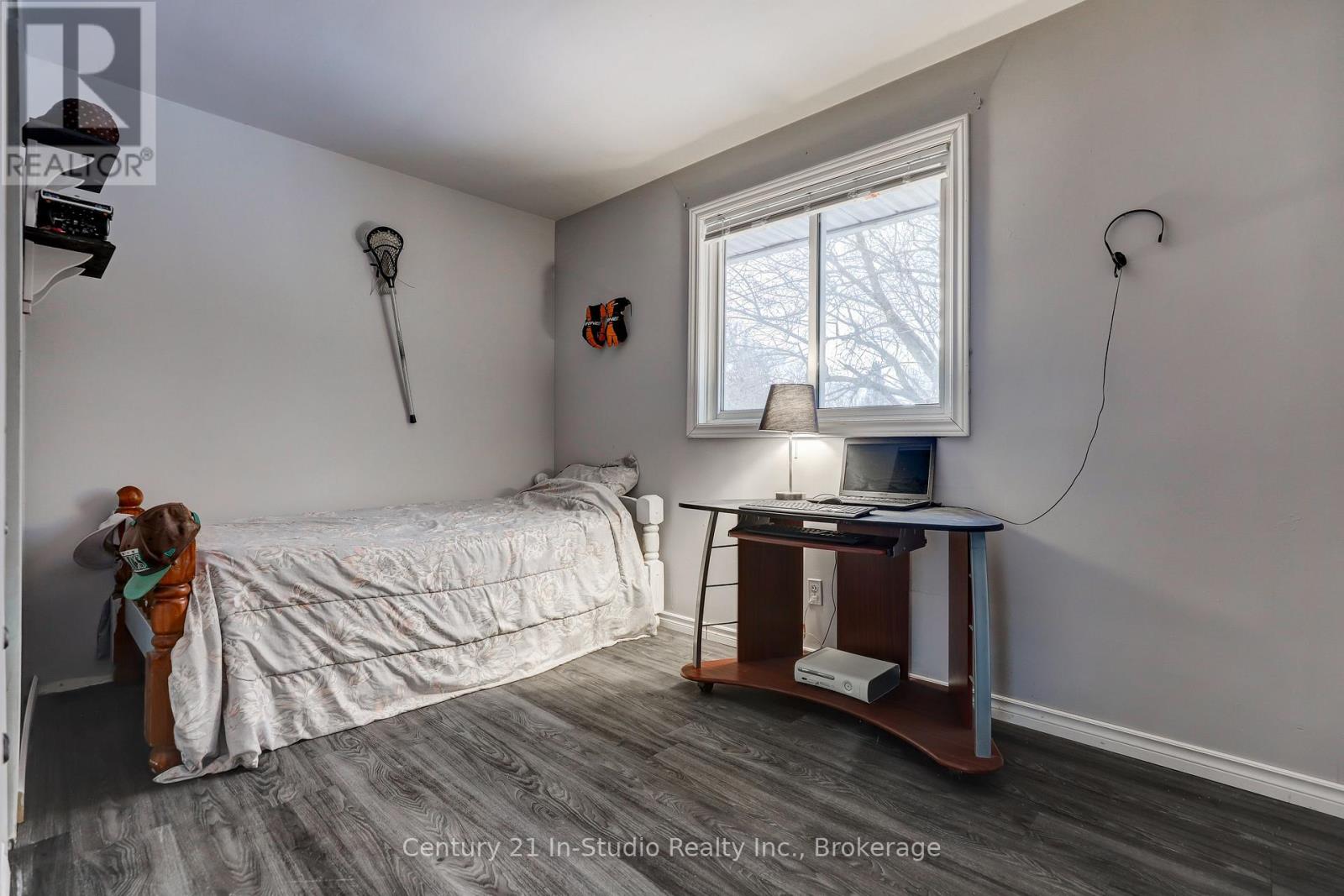 240 7th Avenue E, Owen Sound, Ontario  N4K 2W9 - Photo 8 - X12066084