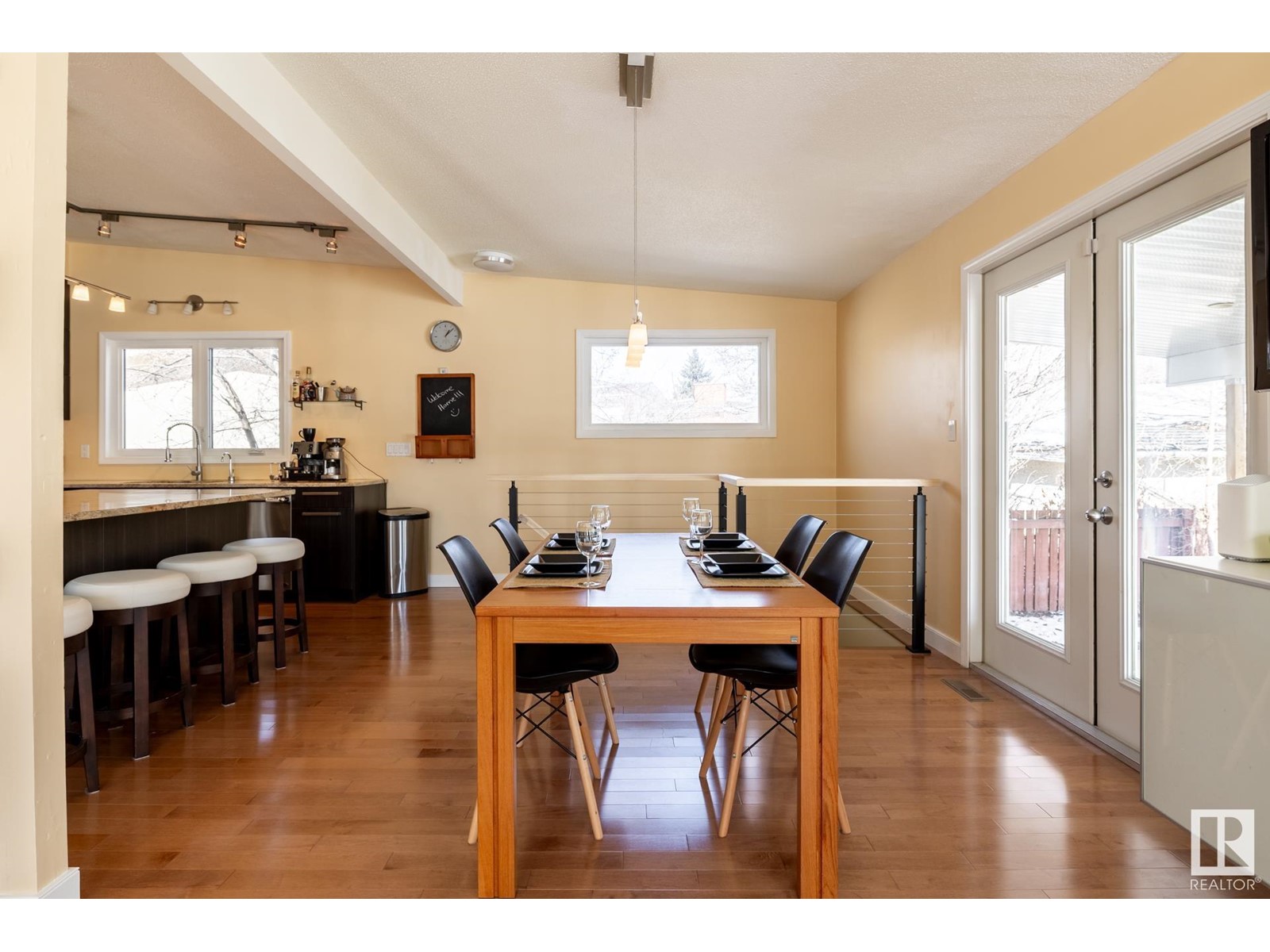 Property at 11528 39 AV NW image 3