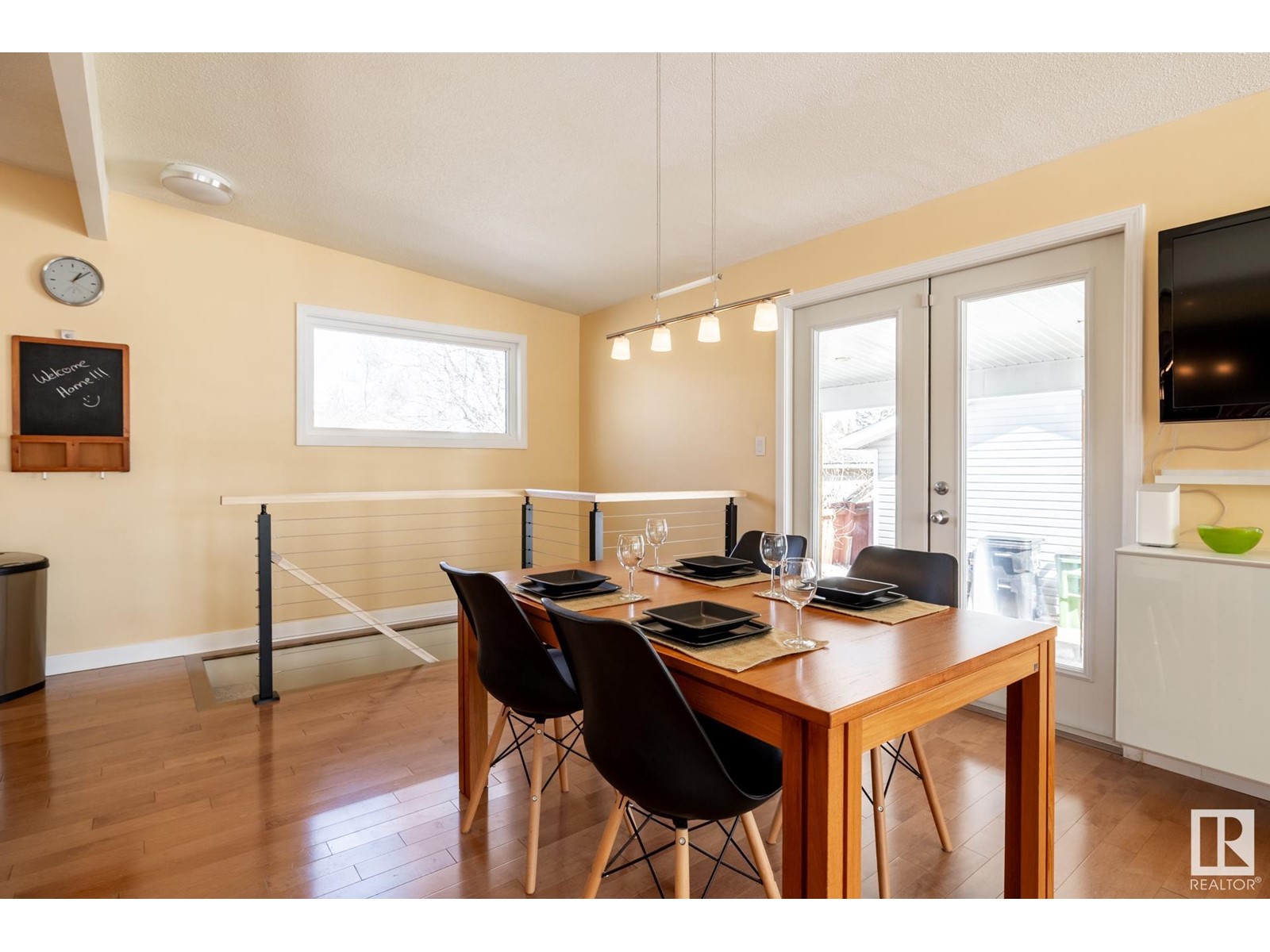 Property at 11528 39 AV NW image 4