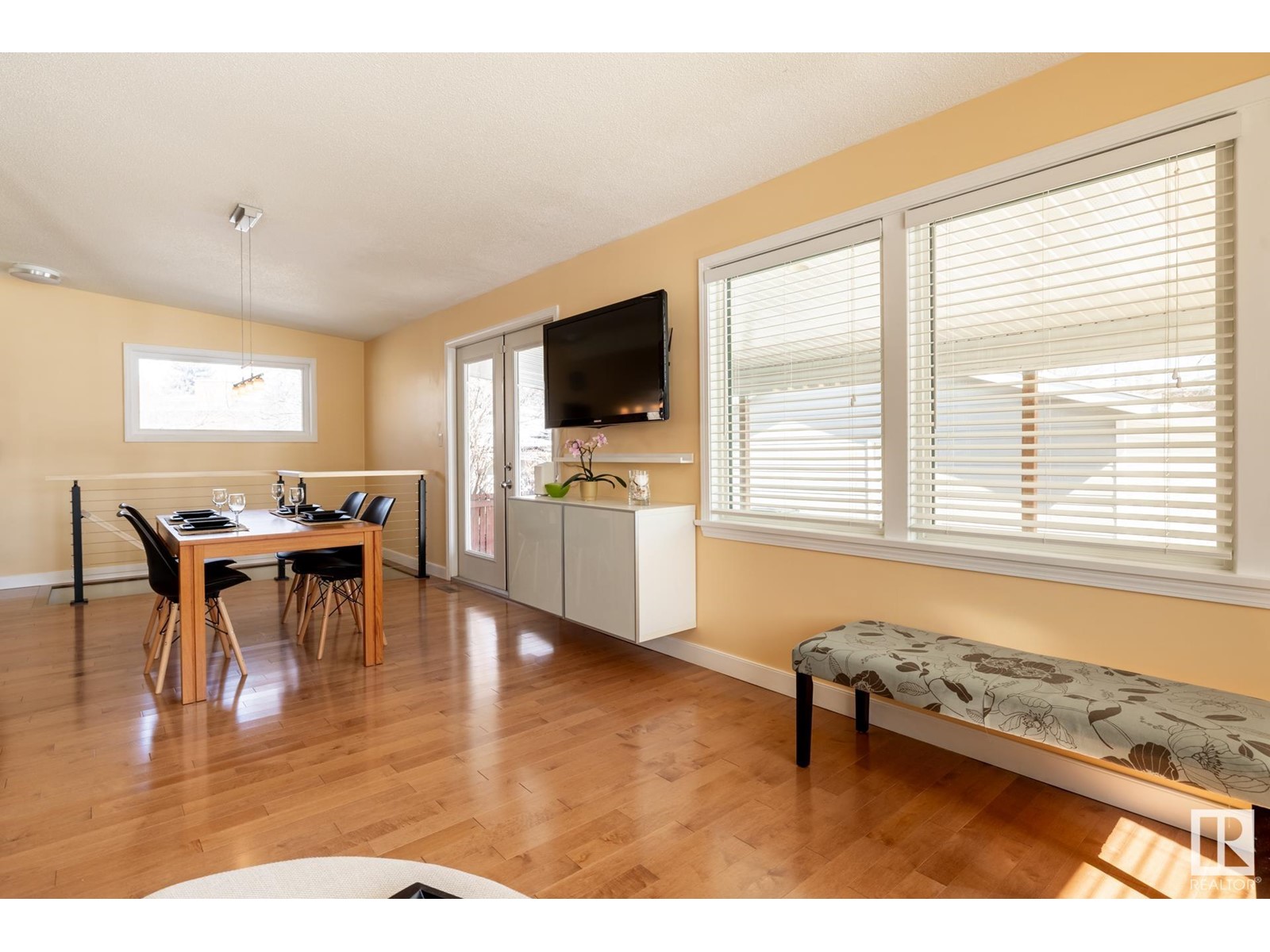 Property at 11528 39 AV NW image 1