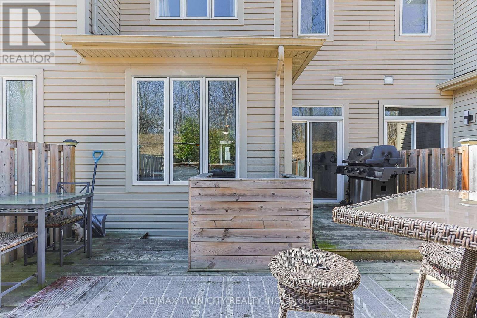61 - 21 Diana Avenue, Brantford, Ontario  N3T 0G7 - Photo 32 - X12065953
