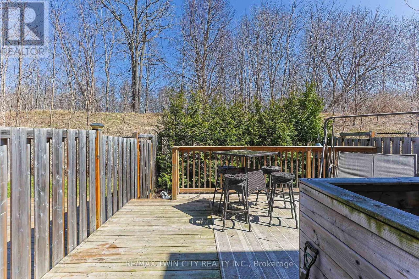 61 - 21 Diana Avenue, Brantford, Ontario  N3T 0G7 - Photo 34 - X12065953