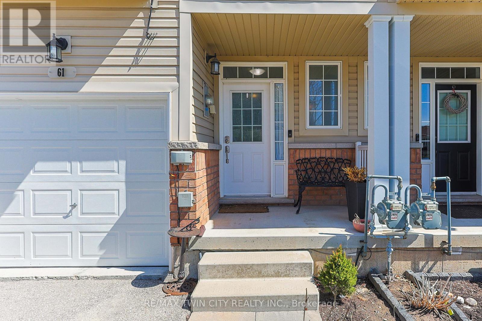 61 - 21 Diana Avenue, Brantford, Ontario  N3T 0G7 - Photo 4 - X12065953