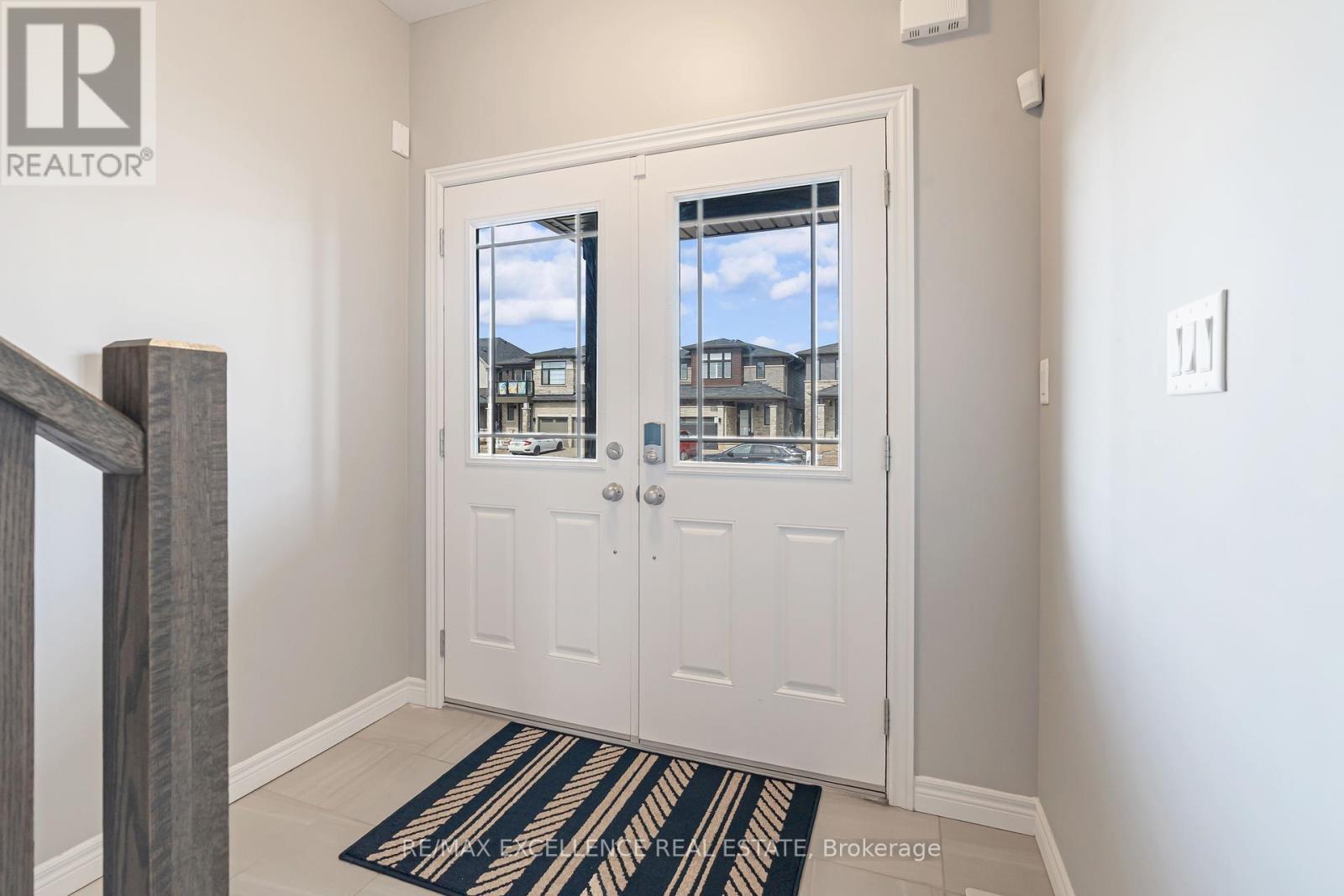 Property at 229 LONGBOAT RUN W image 3