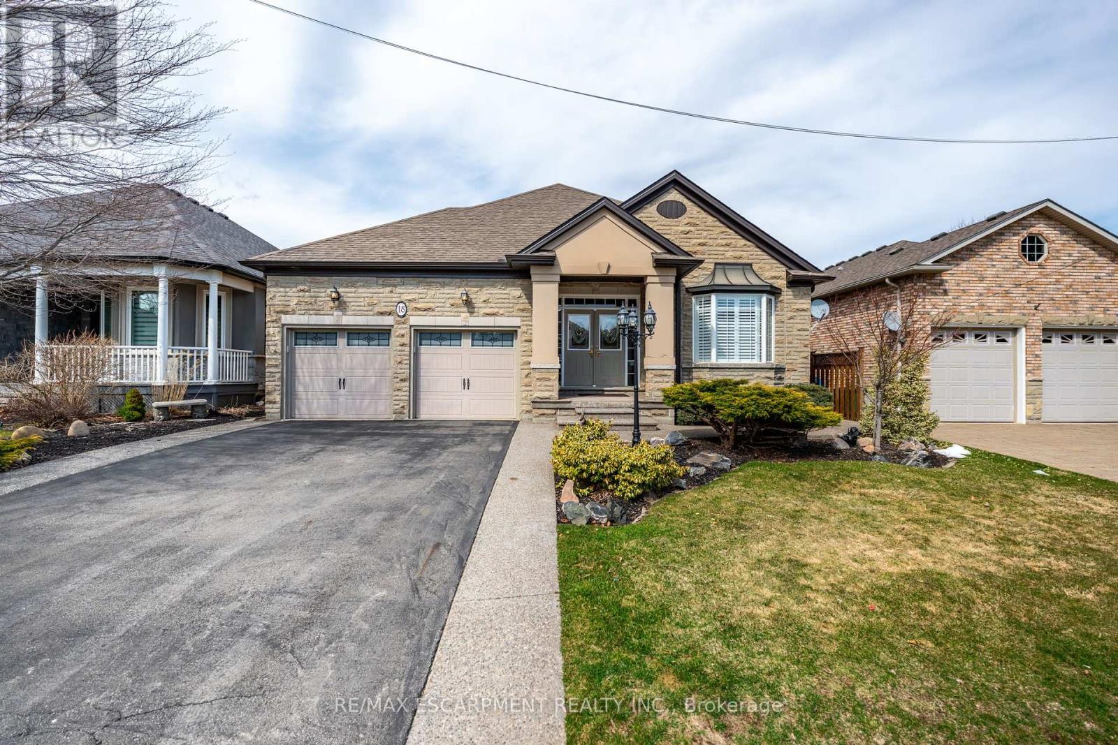 Property at 18 BELLSTONE LANE image 1