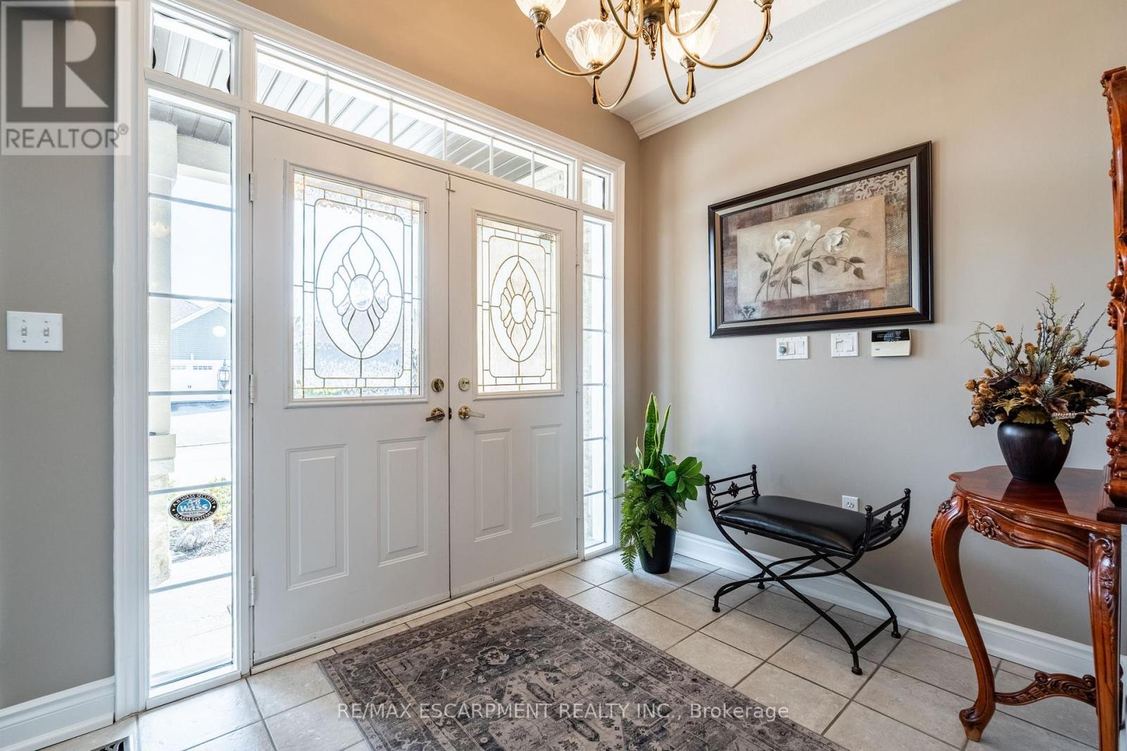 Property at 18 BELLSTONE LANE image 4