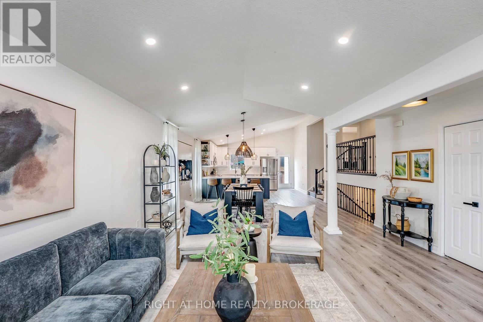 Property at 113 FOXTAIL AVENUE image 3
