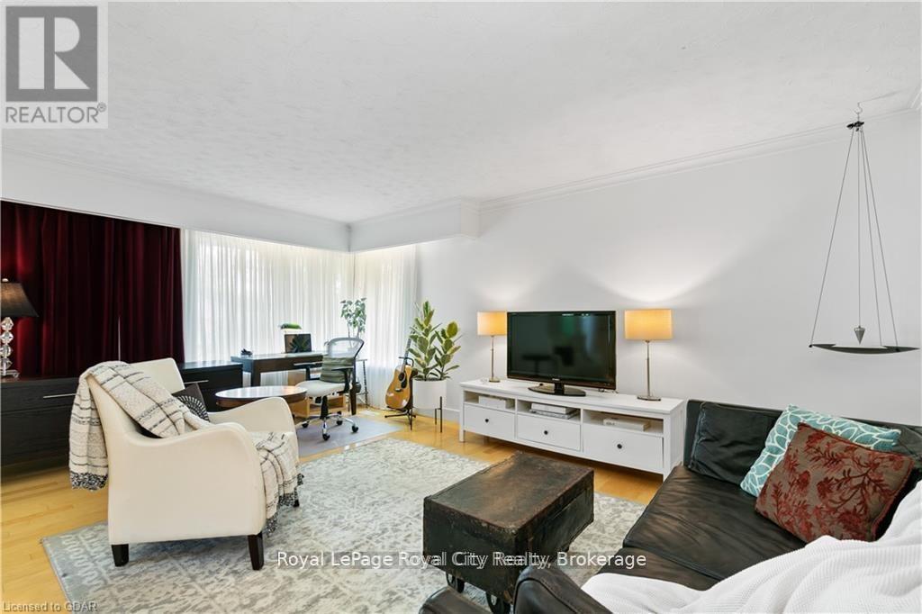 16 Fairview Boulevard, Guelph, Ontario  N1G 1H4 - Photo 17 - X12065461