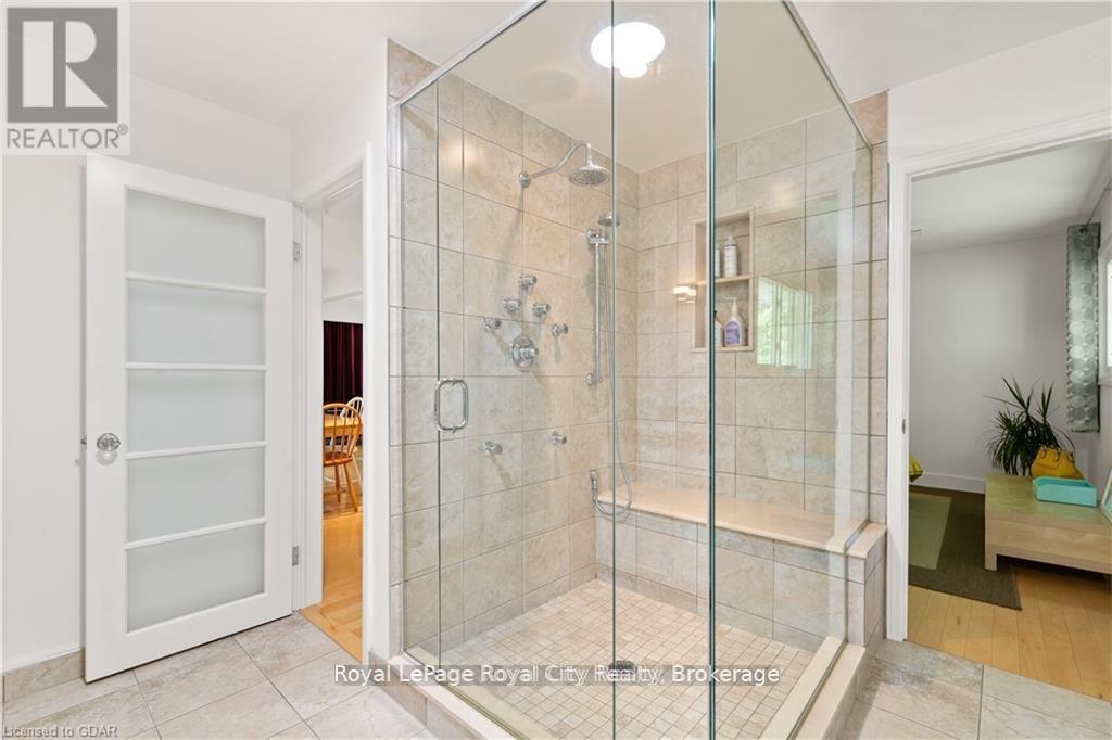 16 Fairview Boulevard, Guelph, Ontario  N1G 1H4 - Photo 23 - X12065461