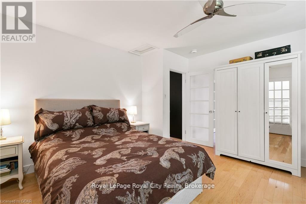 16 Fairview Boulevard, Guelph, Ontario  N1G 1H4 - Photo 25 - X12065461