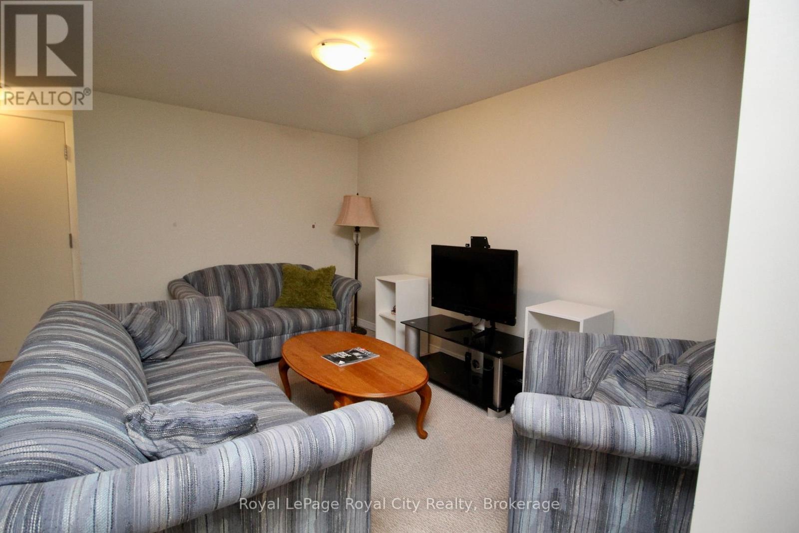 16 Fairview Boulevard, Guelph, Ontario  N1G 1H4 - Photo 27 - X12065461