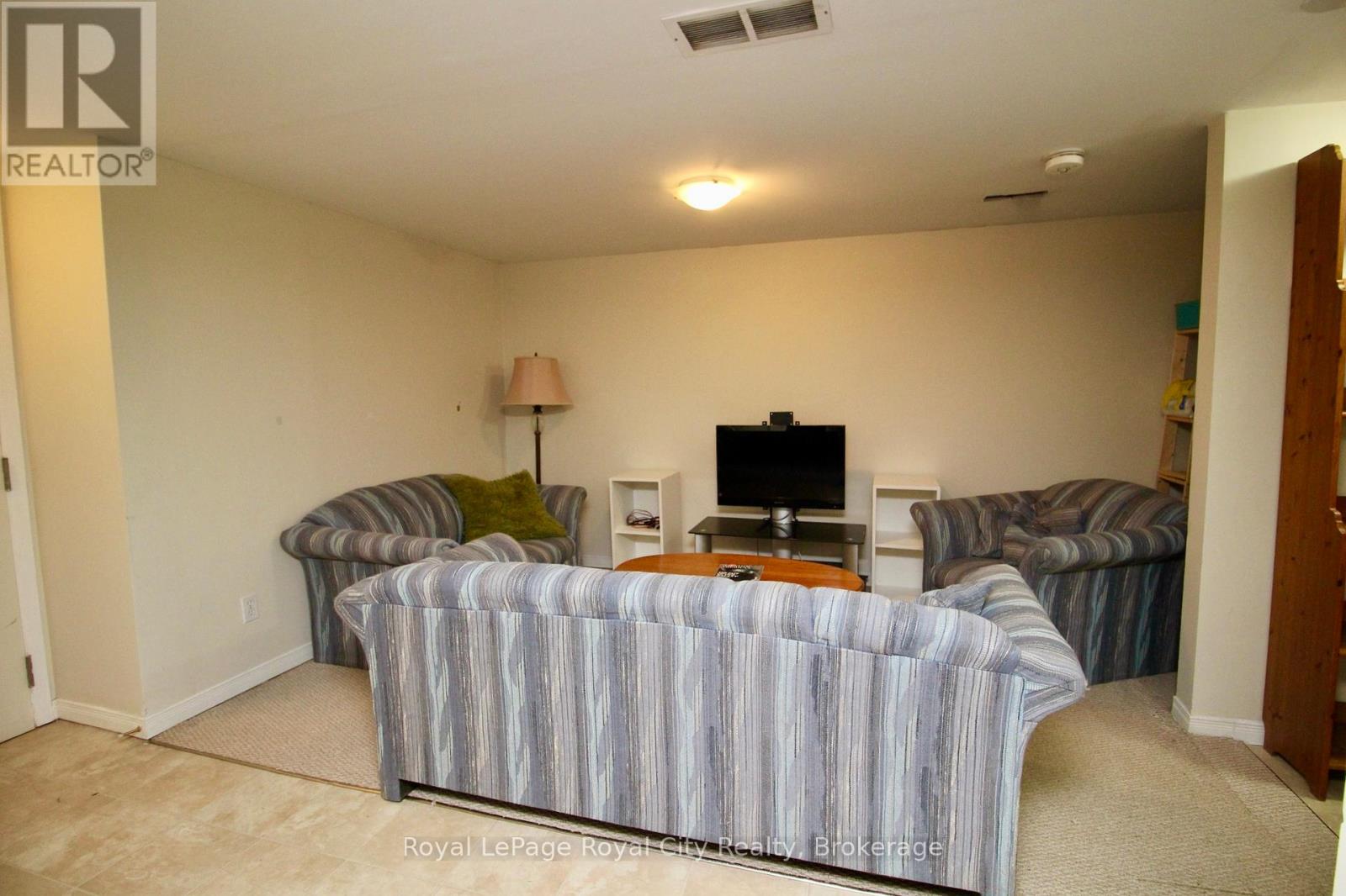 16 Fairview Boulevard, Guelph, Ontario  N1G 1H4 - Photo 28 - X12065461