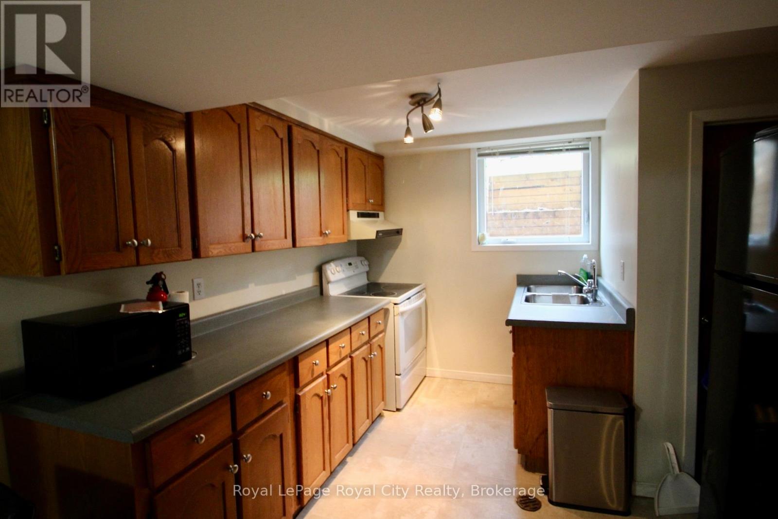 16 Fairview Boulevard, Guelph, Ontario  N1G 1H4 - Photo 31 - X12065461