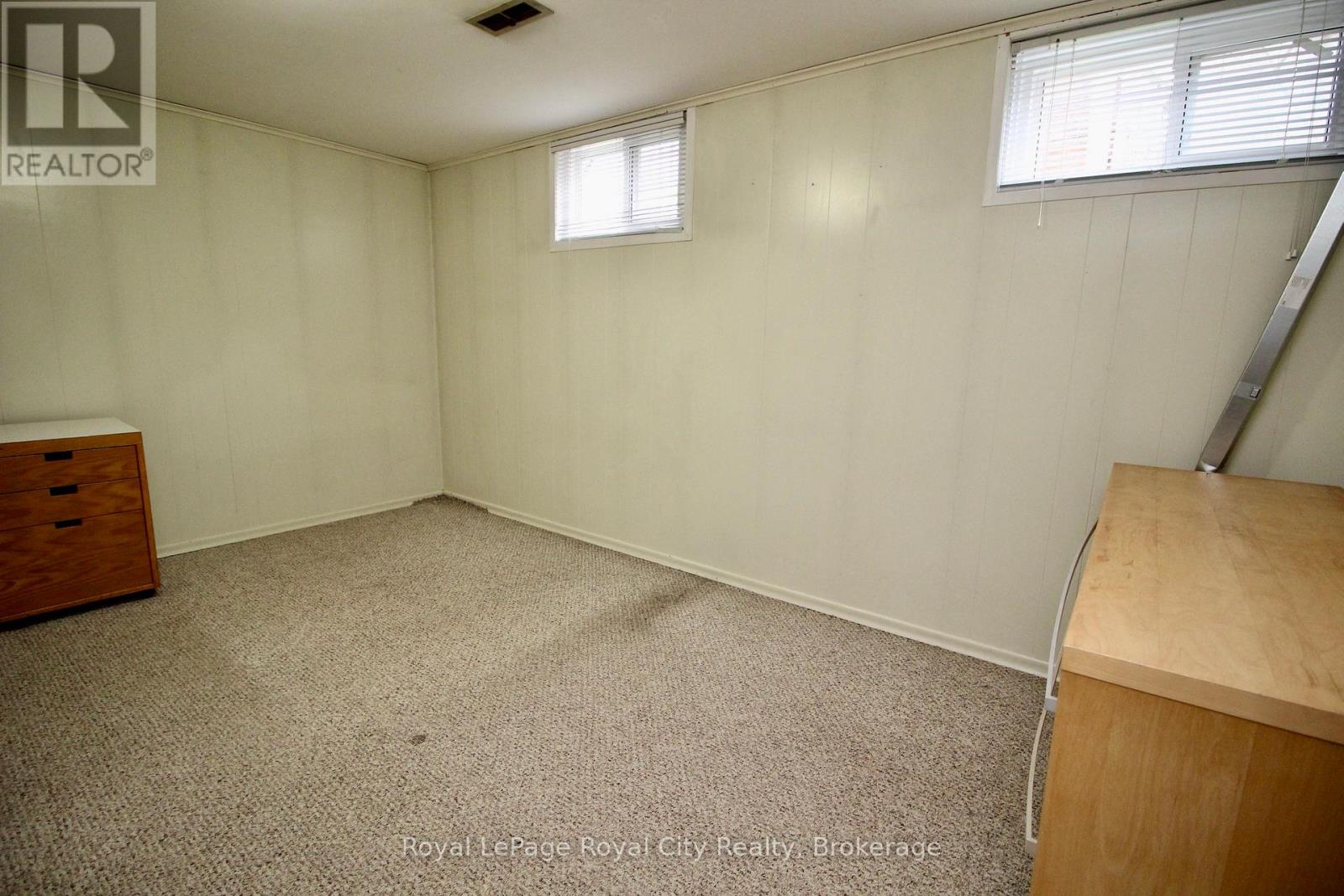 16 Fairview Boulevard, Guelph, Ontario  N1G 1H4 - Photo 33 - X12065461