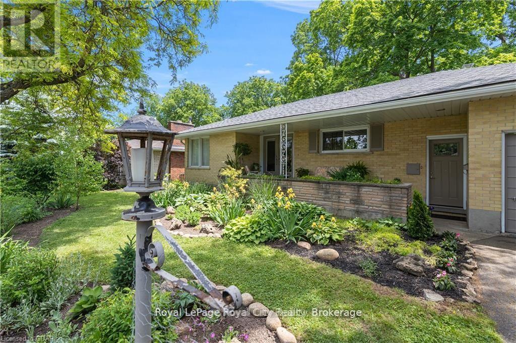 16 Fairview Boulevard, Guelph, Ontario  N1G 1H4 - Photo 4 - X12065461