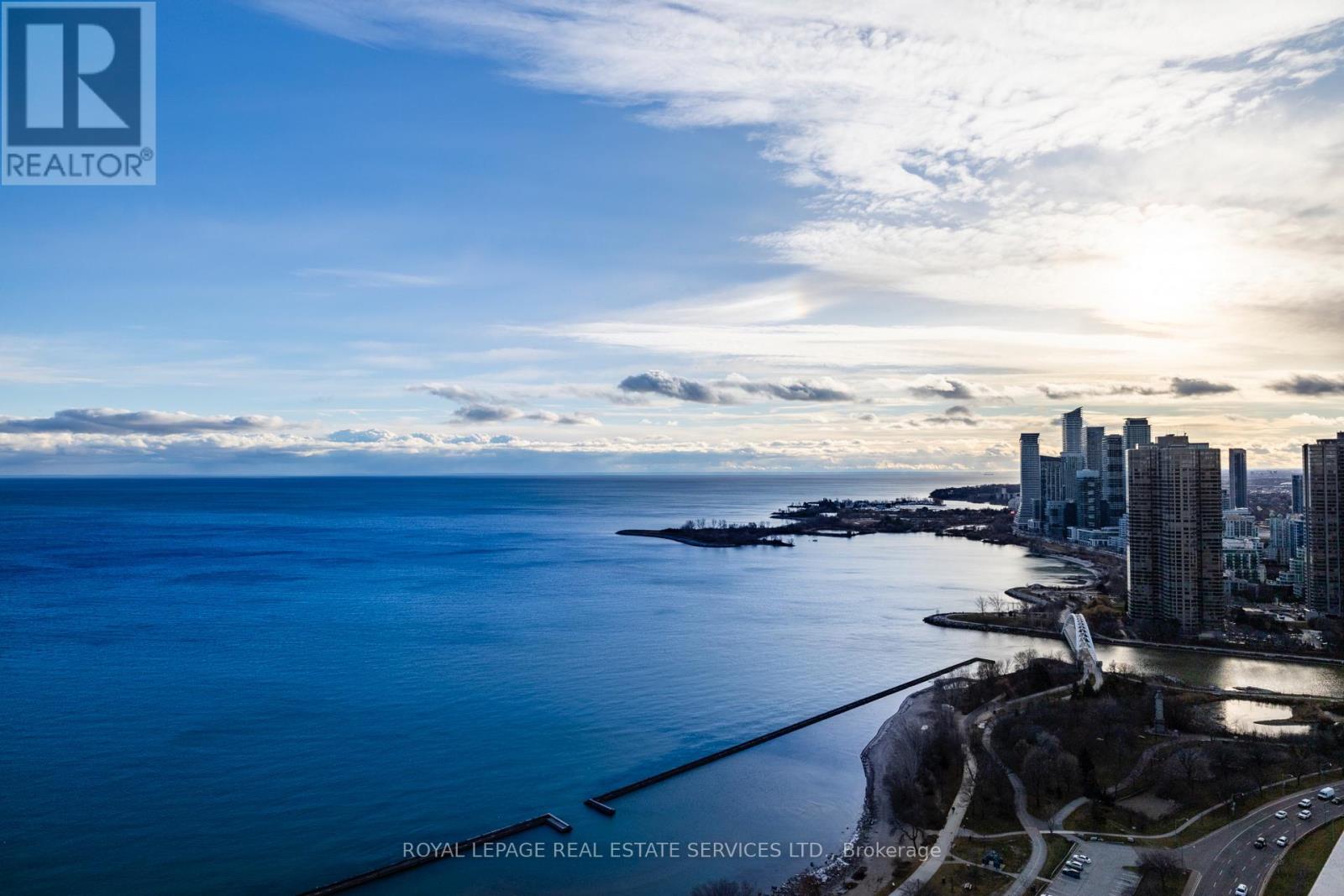 Ph 05 E - 1926 Lake Shore Boulevard W, Toronto, Ontario  M6S 1A1 - Photo 23 - W12066074