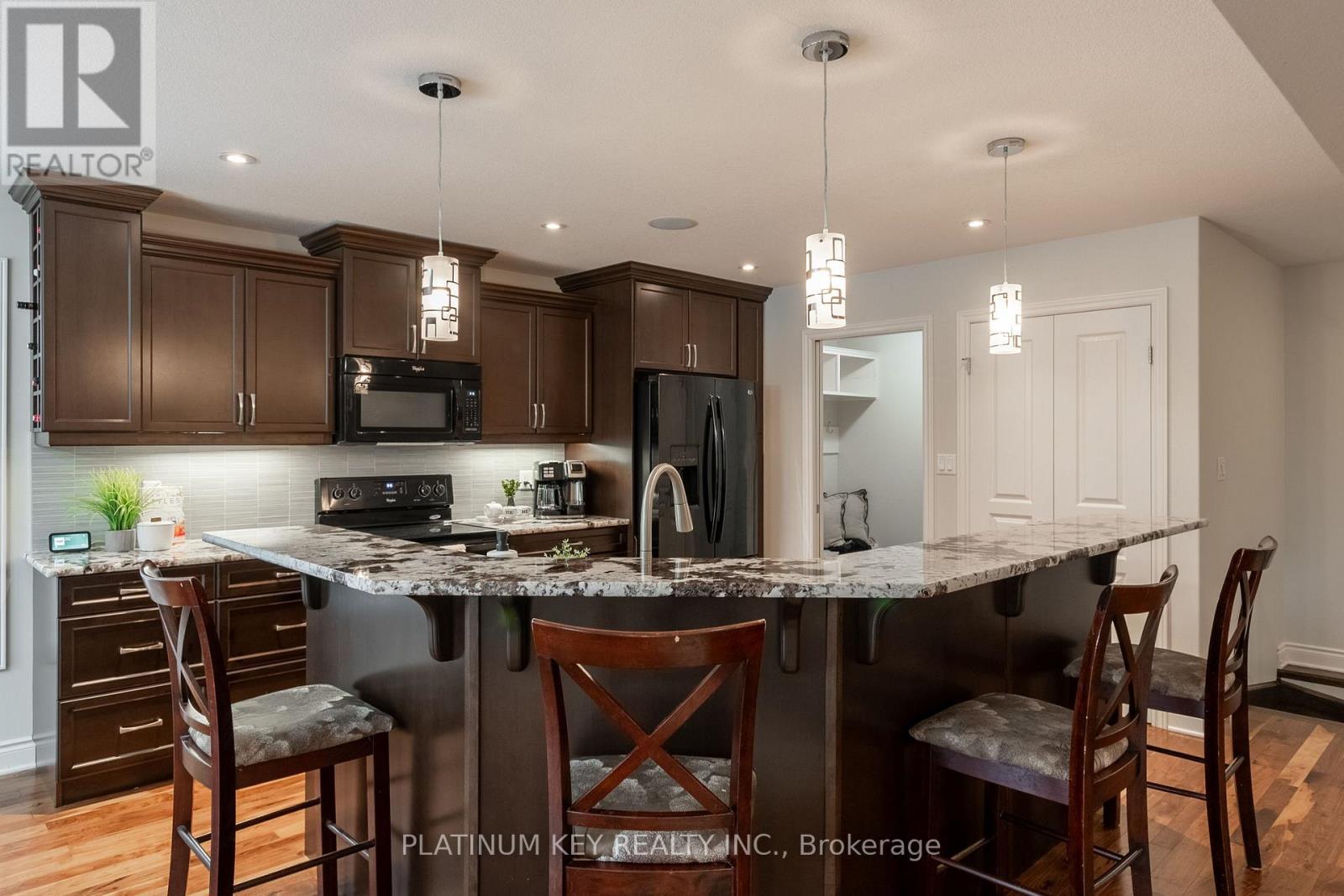 436 Macdonald Street, Strathroy-Caradoc, Ontario  N7G 0B2 - Photo 14 - X12066164